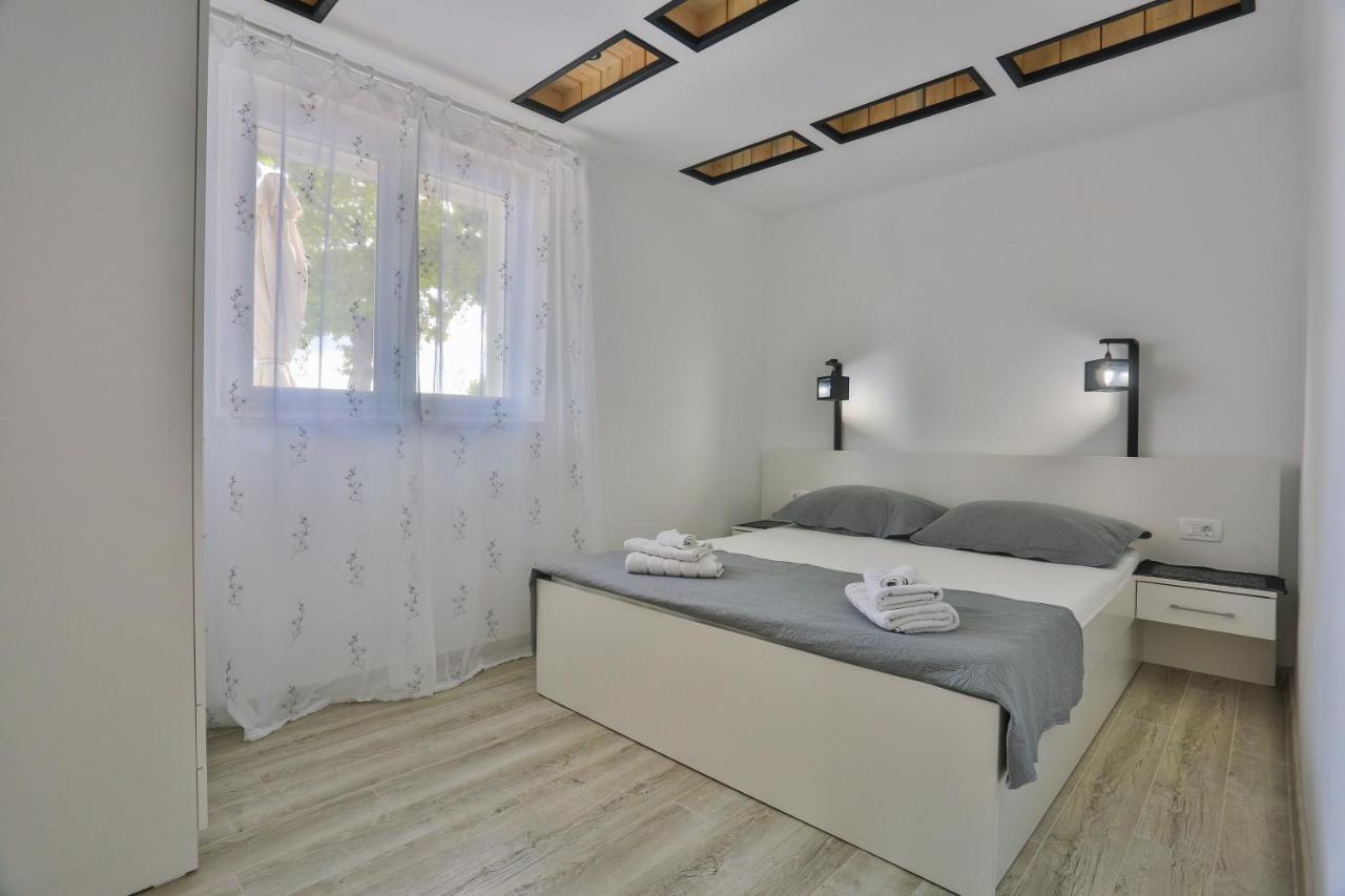Guesthouse On The Beach Baška Voda Eksteriør billede